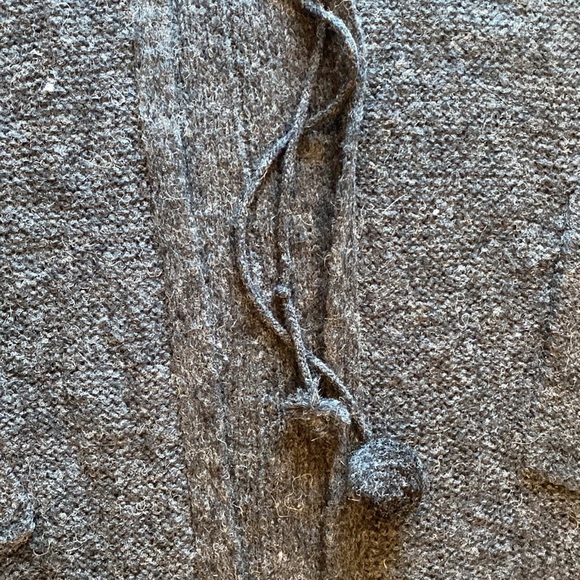 BCBG Maxazria oversized poncho/cardigan/sweater - Picture 6 of 9